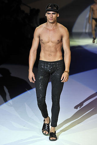 Emporio Armani / - 2011